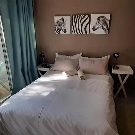 Self-Catering Studio, Unit 3 On Krupp Виндхук Экстерьер фото