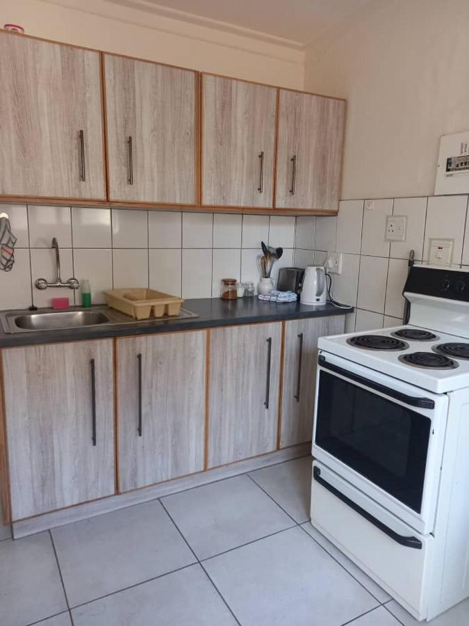 Self-Catering Studio, Unit 3 On Krupp Виндхук Экстерьер фото