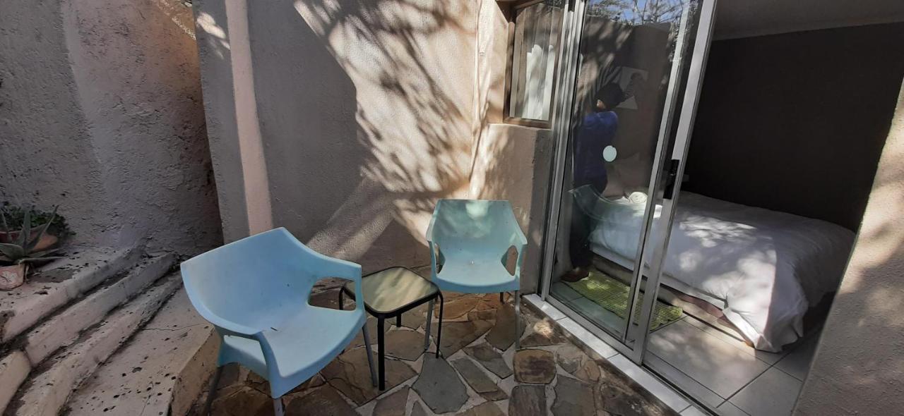 Self-Catering Studio, Unit 3 On Krupp Виндхук Экстерьер фото