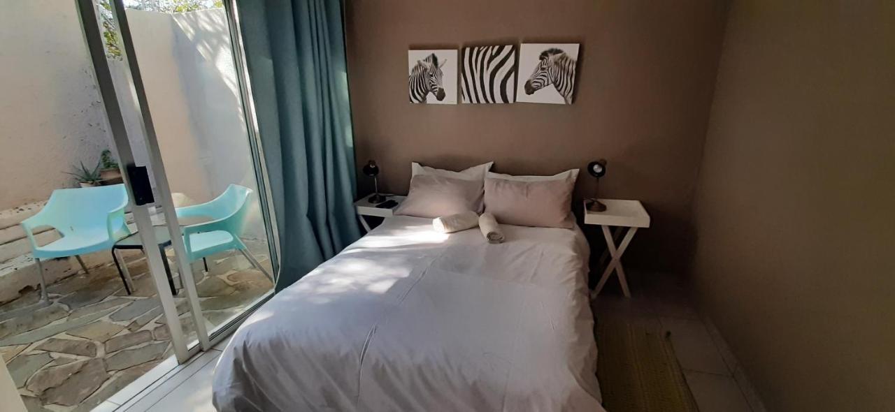 Self-Catering Studio, Unit 3 On Krupp Виндхук Экстерьер фото
