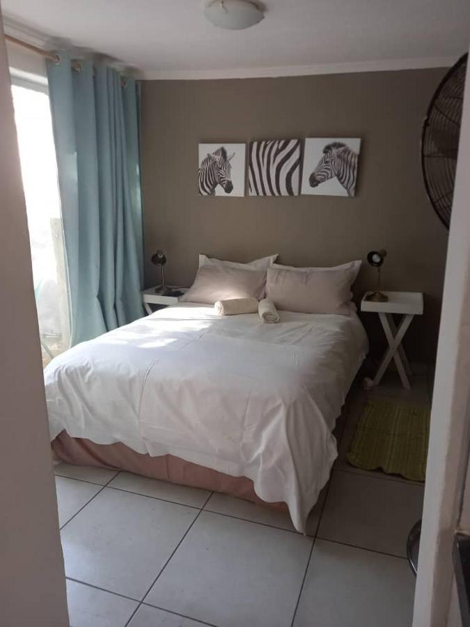 Self-Catering Studio, Unit 3 On Krupp Виндхук Экстерьер фото